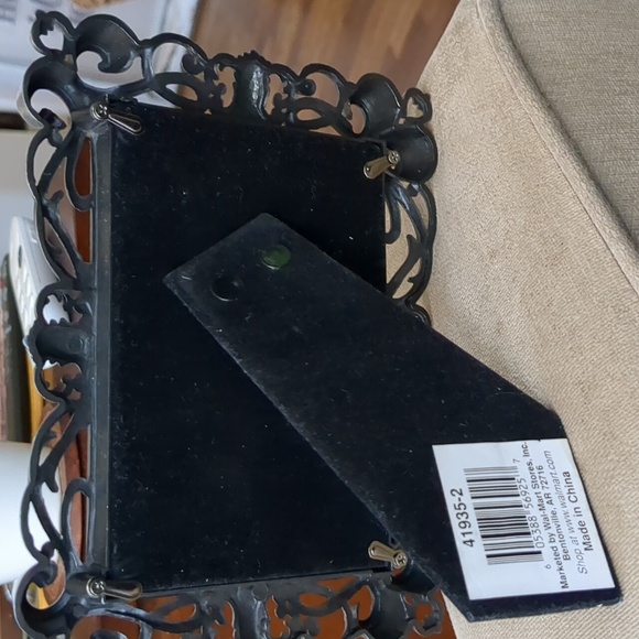 Wal-Mart Heirloom Antiqued Gray Metal Frame - Picture 6 of 8